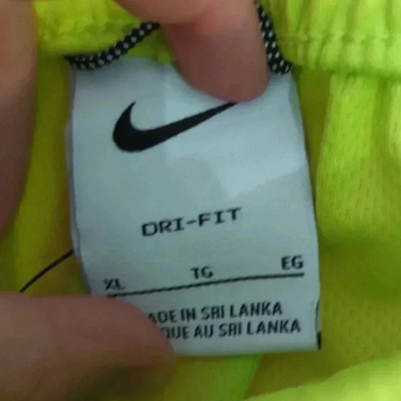 NIKE boys DRI-fit trophy printed training shorts - Picture 5 of 10